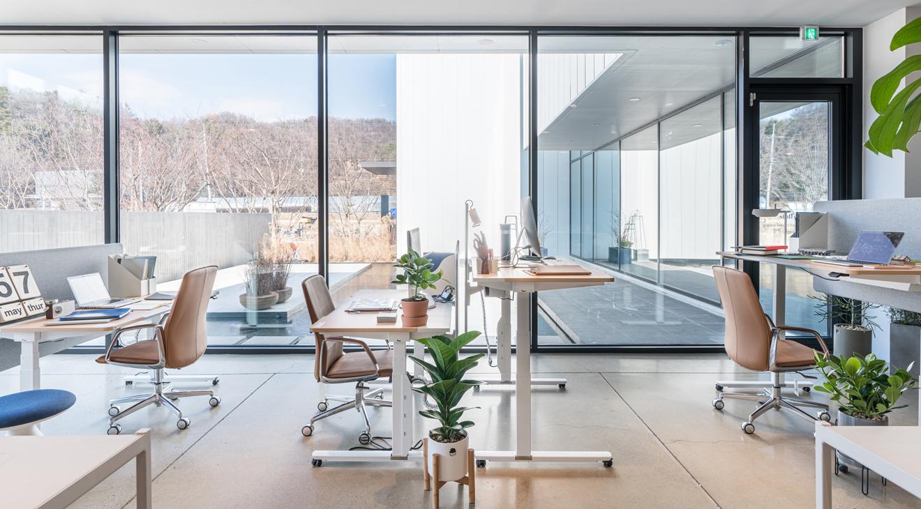 Total Office Furniture 4