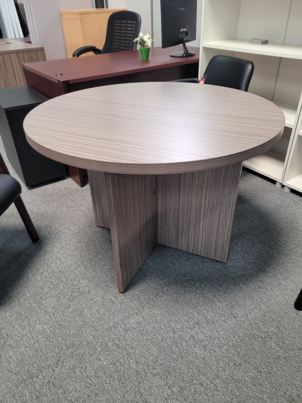 Display Floor Model TL Round Table